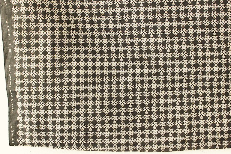 LINNETリネンプリント <br />
          ルールー・黒×Flax